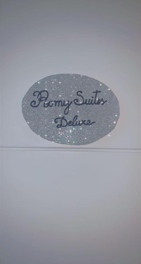 Romy Suites Deluxe Netanya Quarto foto